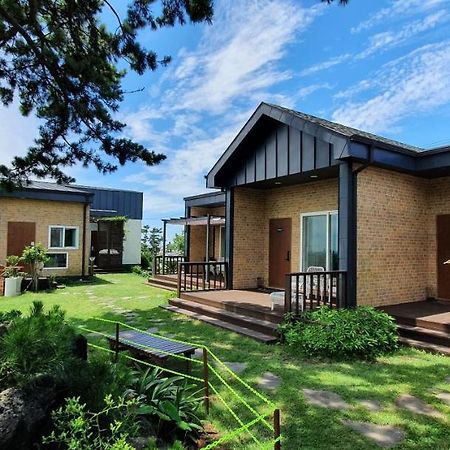 Wind Jeju Cafe & Pension Seogwipo Luaran gambar