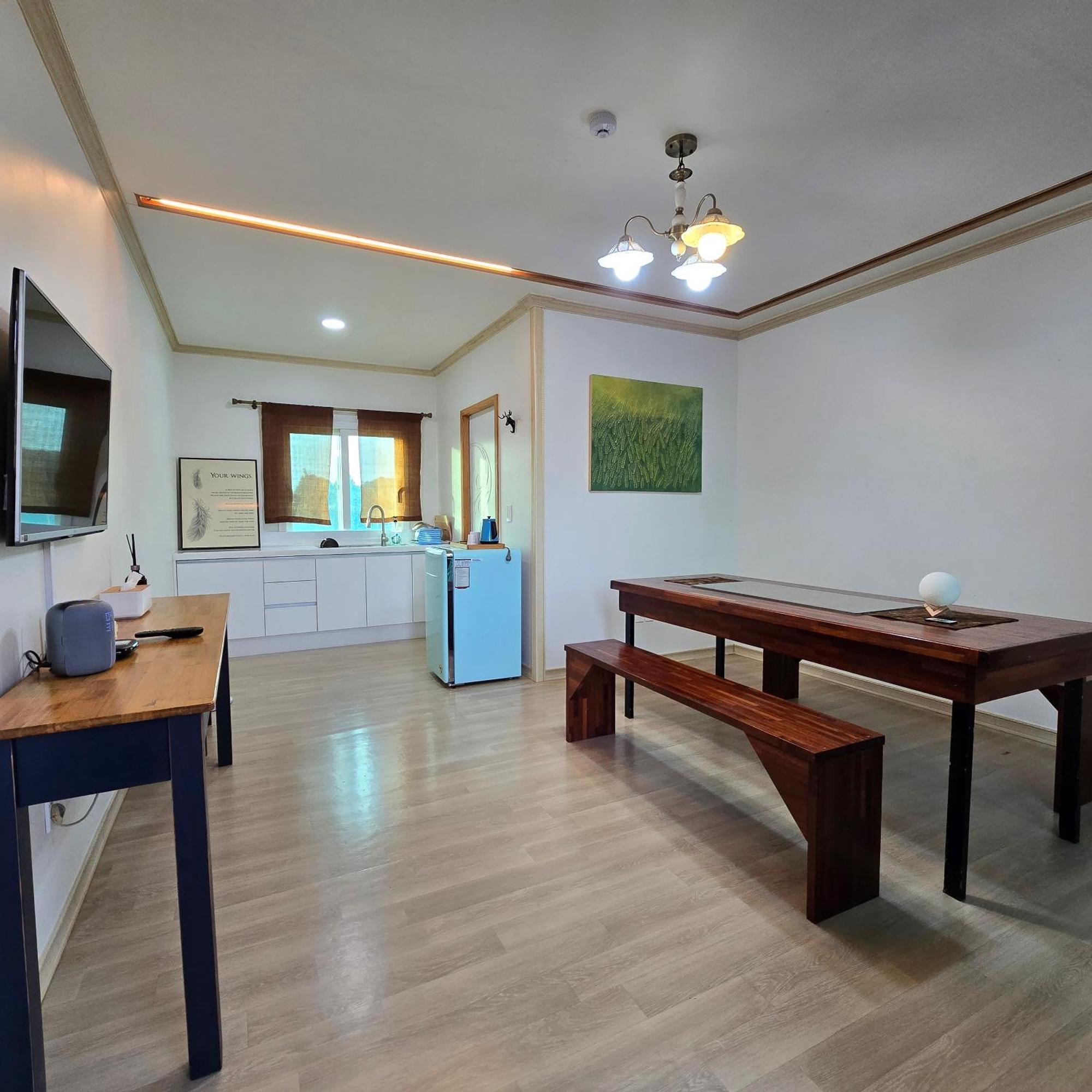 Wind Jeju Cafe & Pension Seogwipo Luaran gambar