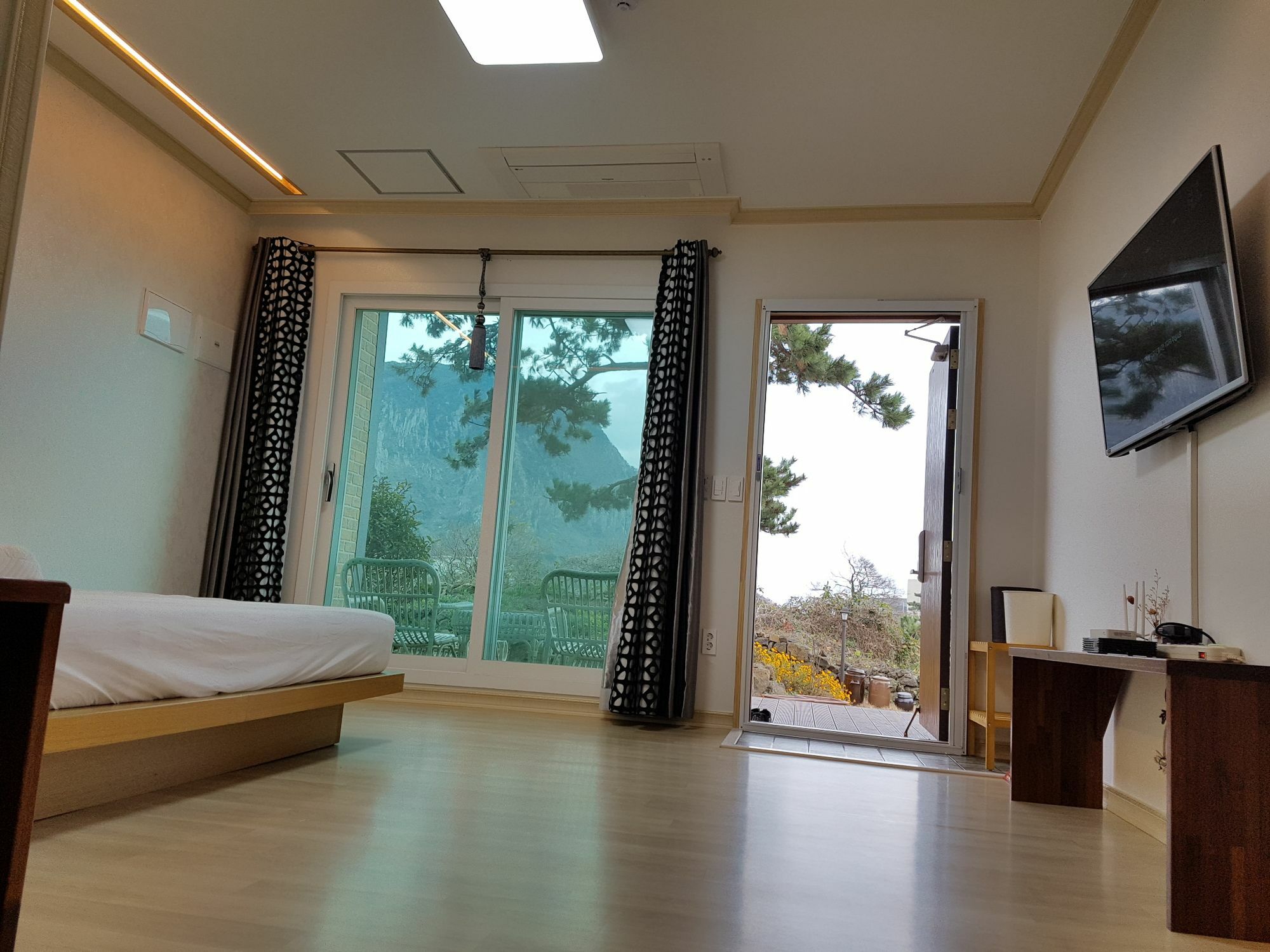 Wind Jeju Cafe & Pension Seogwipo Luaran gambar