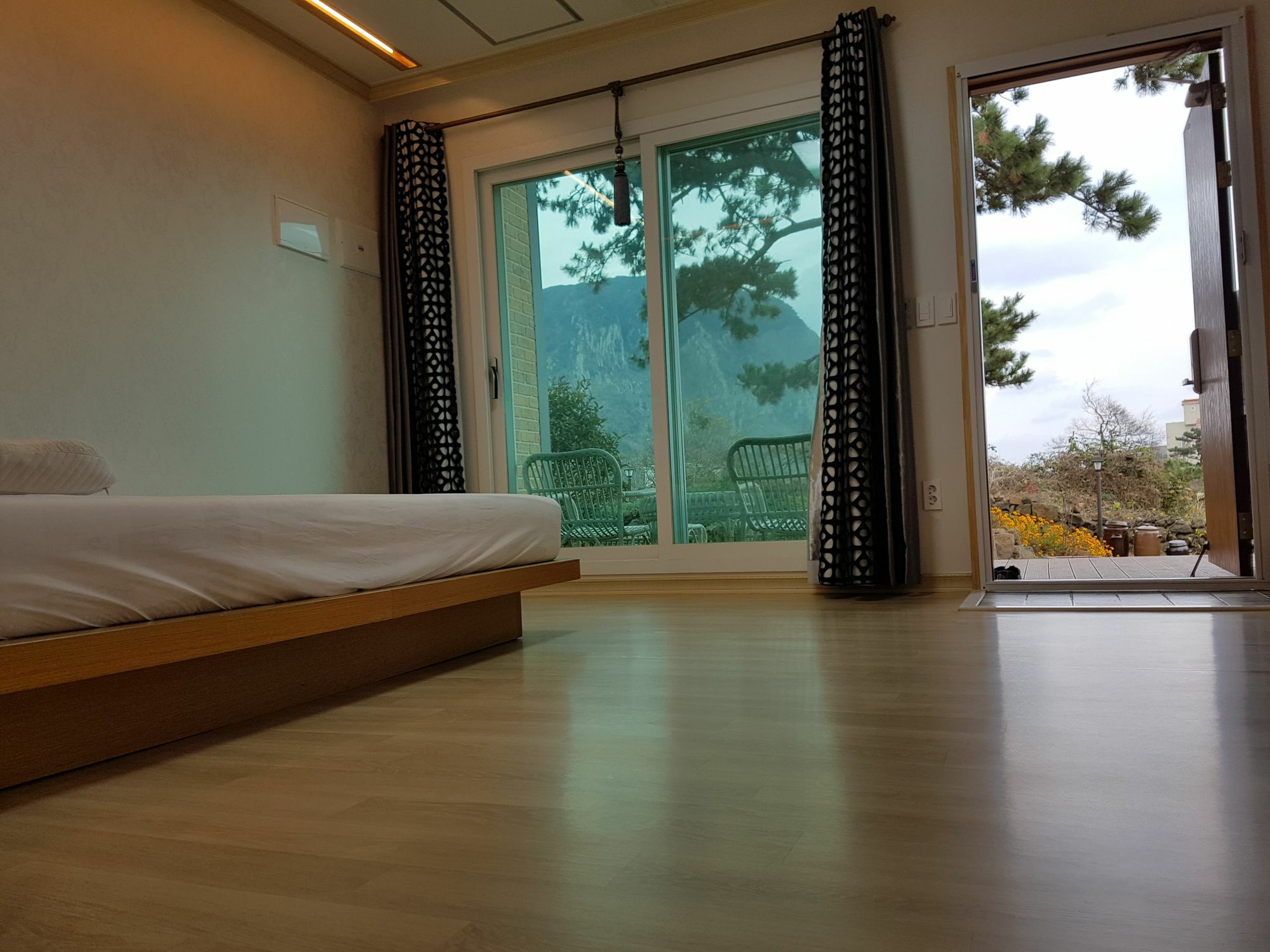 Wind Jeju Cafe & Pension Seogwipo Luaran gambar